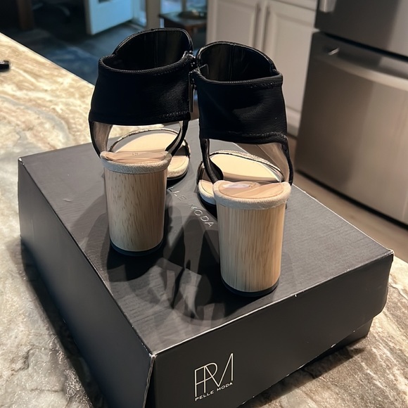 Pelle Moda Size 8 - Picture 4 of 5